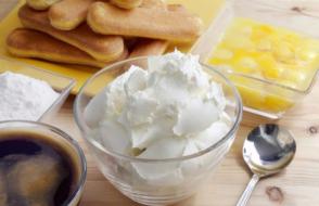 Mascarpone cheese: what is it and what is it eaten with?