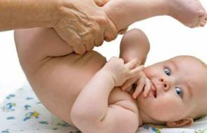 Норма тазостегнового суглоба у немовлят, ознаки та лікування дисплазії